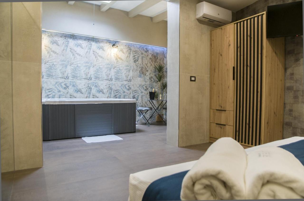 Suite 18 Luxury Apartments บารี ภายนอก รูปภาพ