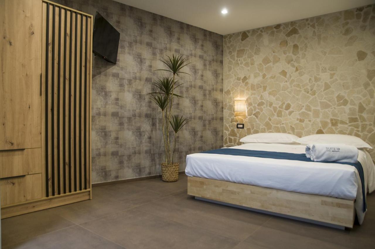 Suite 18 Luxury Apartments บารี ภายนอก รูปภาพ