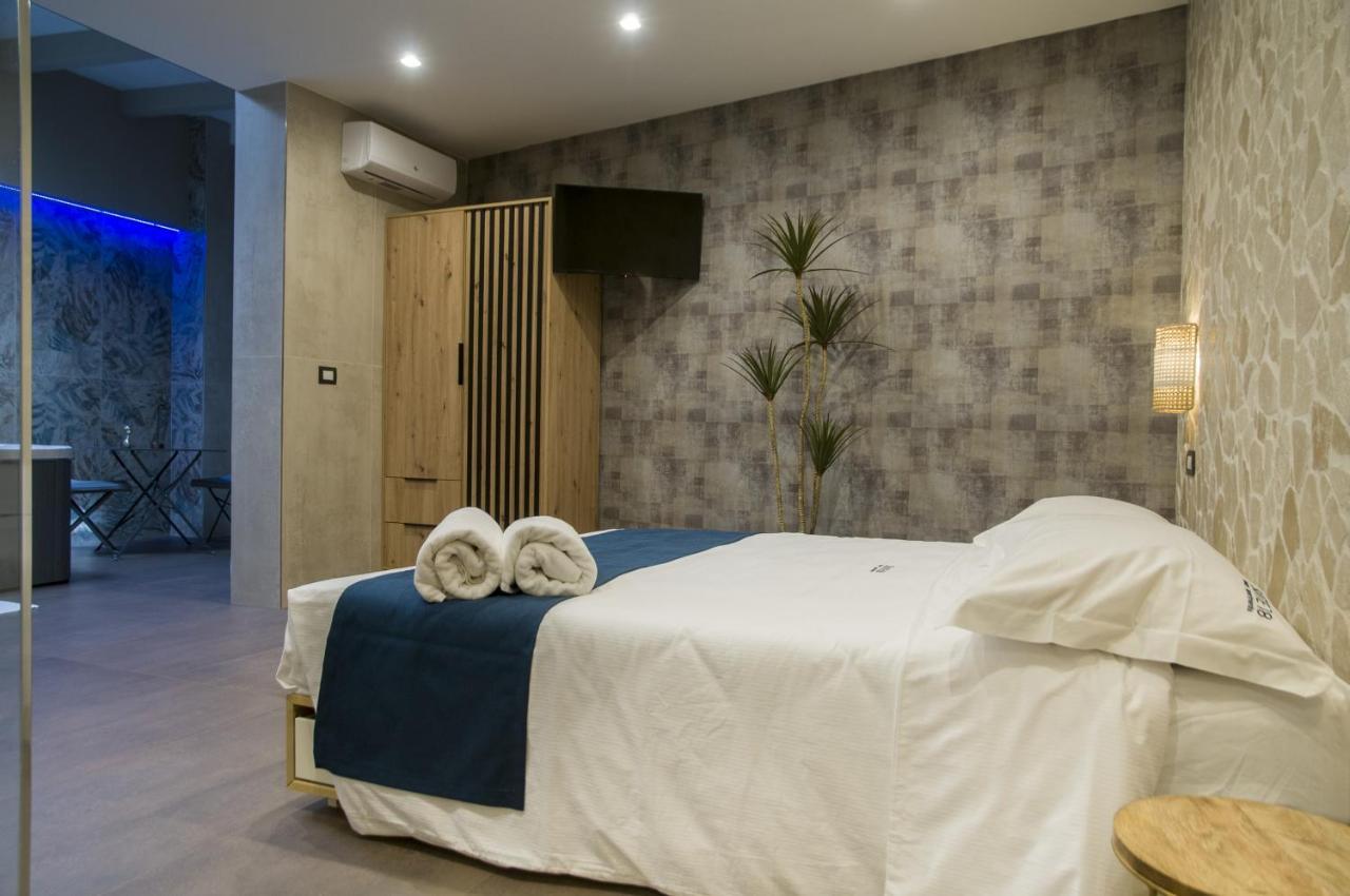 Suite 18 Luxury Apartments บารี ภายนอก รูปภาพ