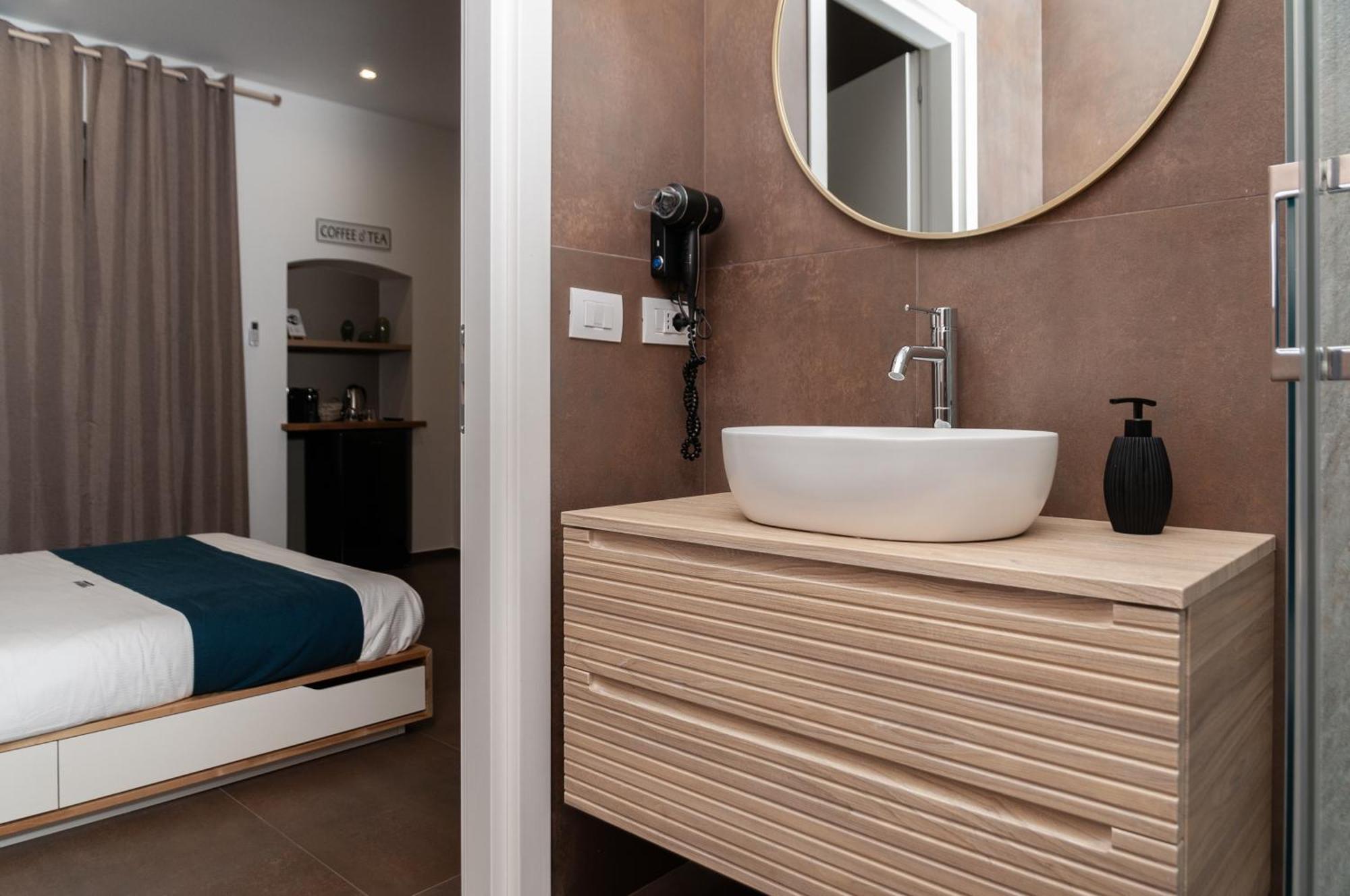 Suite 18 Luxury Apartments บารี ภายนอก รูปภาพ